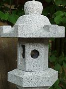 Tachi-gata Laterne aus Granit Typ 35